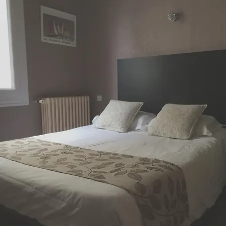 Les Voyageurs فندق لي سابلِ دولونْ