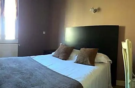 Les Voyageurs Hotel