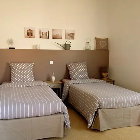 Les Voyageurs فندق